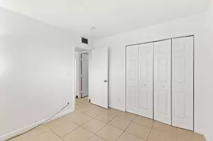 2106 S Cypress Bend Dr, Pompano Beach, FL 33069 - Photo 21