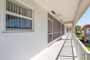 581 Blue Heron Dr, Hallandale Beach, FL 33009 - Photo 3
