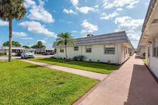 92 Valencia Dr, Delray Beach, FL 33446 - Photo 1