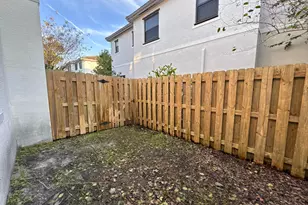 1606 SW 28th Ct, Fort Lauderdale, FL 33315 - Photo 3