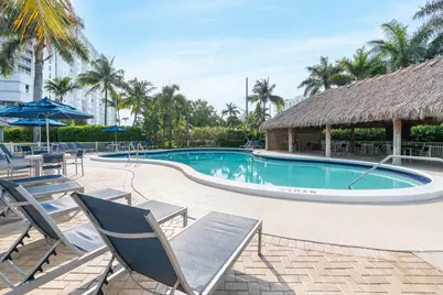 3211 SE 11th Street #3e, Pompano Beach, FL 33062 - Photo 37