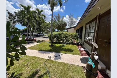 2260 Plum Court, Pembroke Pines, FL 33026 - Photo 3
