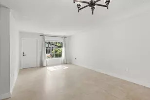 2260 Plum Ct, Pembroke Pines, FL 33026 - Photo 9
