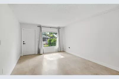 2260 Plum Court, Pembroke Pines, FL 33026 - Photo 7