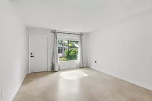 2260 Plum Ct, Pembroke Pines, FL 33026 - Photo 7