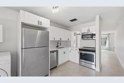 2260 Plum Court, Pembroke Pines, FL 33026 - Photo 17