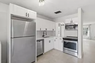 2260 Plum Ct, Pembroke Pines, FL 33026 - Photo 17