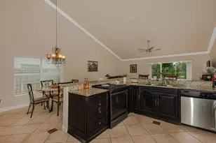 1091 NW 162nd Ave, Pembroke Pines, FL 33028 - Photo 17
