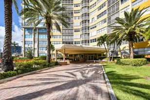 100 Golden Isles Dr, Hallandale Beach, FL 33009 - Photo 25