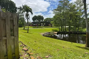 1650 Forest Lakes Cir, West Palm Beach, FL 33406 - Photo 3