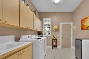 1071 Bedford Ave, Palm Beach Gardens, FL 33403 - Photo 7