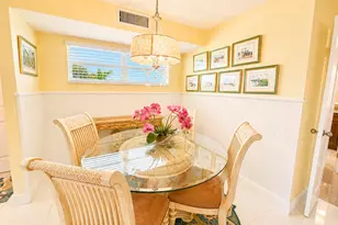 12 Colonial Club Dr, Boynton Beach, FL 33435 - Photo 7