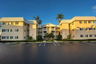 12 Colonial Club Dr, Boynton Beach, FL 33435 - Photo 25
