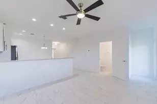 696 NE Waters Edge Ln, Port Saint Lucie, FL 34983 - Photo 9