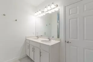 696 NE Waters Edge Ln, Port Saint Lucie, FL 34983 - Photo 25