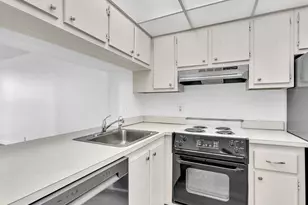 9470 Poinciana Pl, Davie, FL 33324 - Photo 13