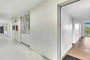 9470 Poinciana Pl, Davie, FL 33324 - Photo 11
