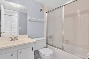 9470 Poinciana Pl, Davie, FL 33324 - Photo 7