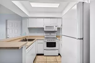 738 Executive Center Dr, West Palm Beach, FL 33401 - Photo 3