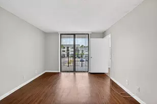 738 Executive Center Dr, West Palm Beach, FL 33401 - Photo 11