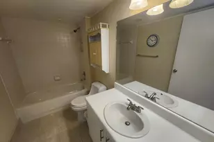 601 SW 142nd Ave SW, Pembroke Pines, FL 33027 - Photo 21