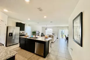 10574 SW Cambria Ln, Port Saint Lucie, FL 34987 - Photo 9