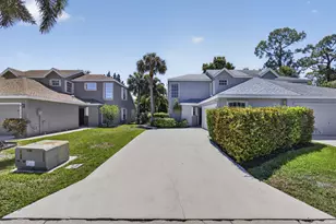 936 Honeytree Ln, Wellington, FL 33414 - Photo 3