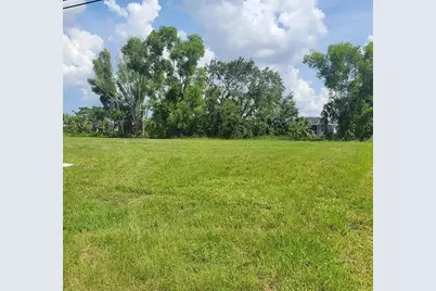 2205 NE 25th Terrace, Cape Coral, FL 33909 - Photo 3