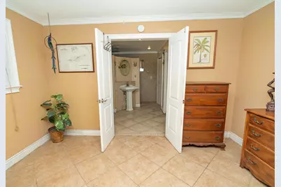 820 SW 18th Court, Fort Lauderdale, FL 33315 - Photo 17