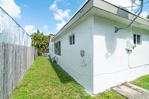 820 SW 18th Ct, Fort Lauderdale, FL 33315 - Photo 31