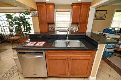 820 SW 18th Court, Fort Lauderdale, FL 33315 - Photo 9