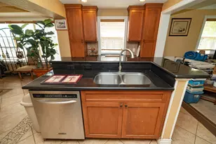 820 SW 18th Ct, Fort Lauderdale, FL 33315 - Photo 9