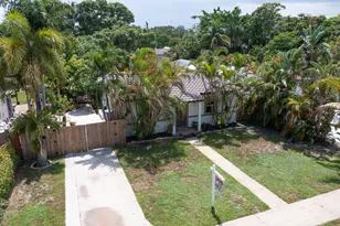 820 SW 18th Ct, Fort Lauderdale, FL 33315 - Photo 3