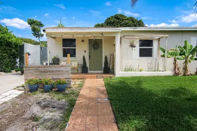 1110 14th Court S, Lake Worth Beach, FL 33460 - Photo 1