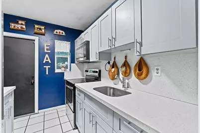1110 14th Court S, Lake Worth Beach, FL 33460 - Photo 11