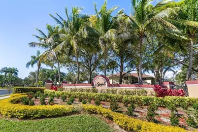 40 Essex Court #C, Royal Palm Beach, FL 33411 - Photo 1