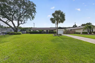 9820 Jonquil Circle N, Palm Beach Gardens, FL 33410 - Photo 1