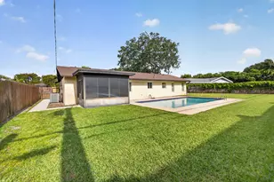 9820 Jonquil Cir N, Palm Beach Gardens, FL 33410 - Photo 45