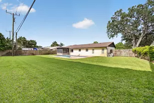 9820 Jonquil Cir N, Palm Beach Gardens, FL 33410 - Photo 49