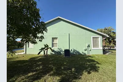 1168 Hatteras Circle, Greenacres, FL 33413 - Photo 3