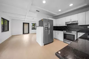 7708 SW 9th St, North Lauderdale, FL 33068 - Photo 5