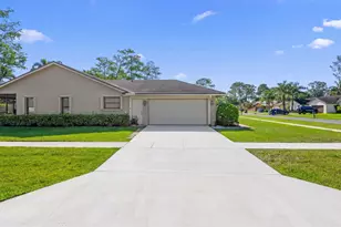 657 Juniper Pl, Wellington, FL 33414 - Photo 3