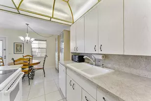 3027 Guildford B, Boca Raton, FL 33434 - Photo 7