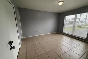 11421 NW 39th Pl, Sunrise, FL 33323 - Photo 3