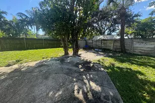 8817 Dania Dr, Palm Beach Gardens, FL 33410 - Photo 11