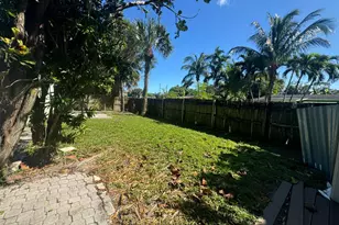 8817 Dania Dr, Palm Beach Gardens, FL 33410 - Photo 9