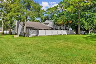 12875 Spinnaker Ln, Wellington, FL 33414 - Photo 19