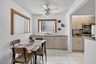 13700 SW 11th St, Pembroke Pines, FL 33027 - Photo 7