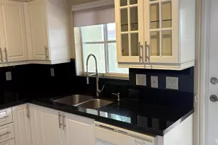 11429 NW 34th Pl, Sunrise, FL 33323 - Photo 9