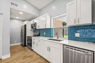 1146 NW 10th St, Boynton Beach, FL 33426 - Photo 5